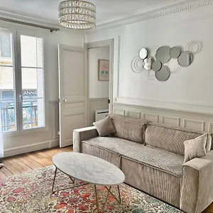 Elise Passy Apartment